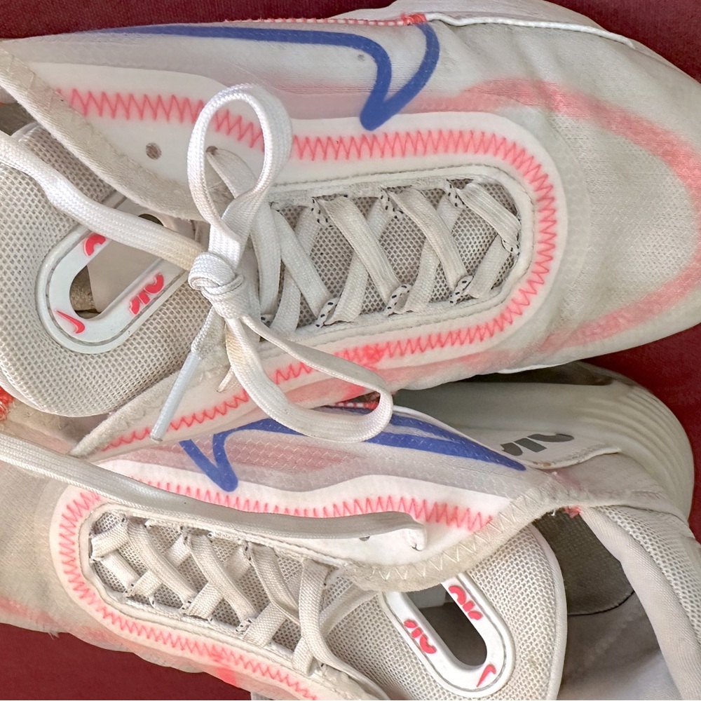 Nike Woman’s Air Max 2090 White Flash Crimson Size 7.5